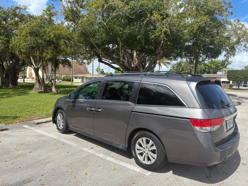 2015 Honda Odyssey - Image 9 of 13