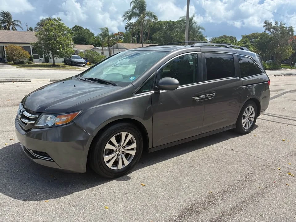 2015 Honda Odyssey - Image 10 of 13