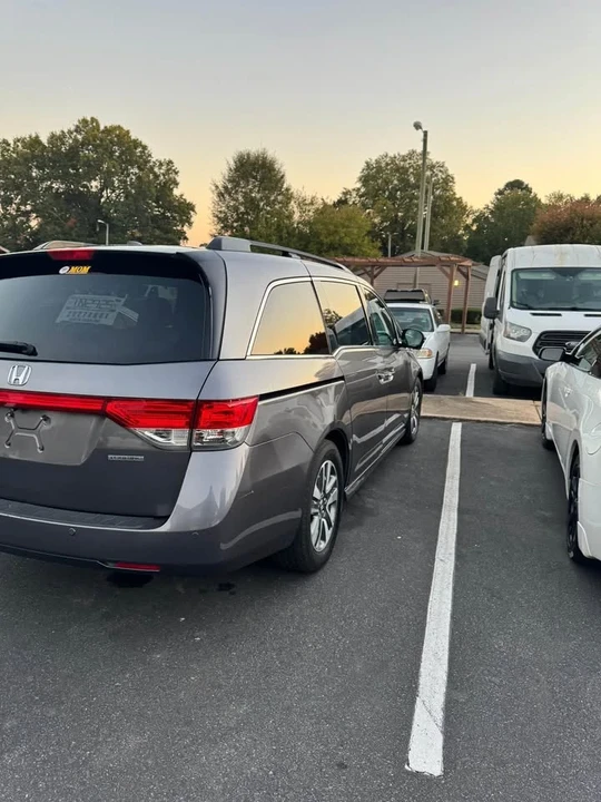 2015 Honda Odyssey - Image 5 of 10