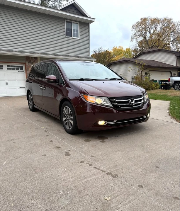 2015 Honda Odyssey - Image 2 of 15