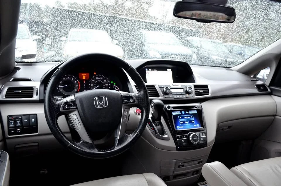 2015 Honda Odyssey - Image 10 of 20