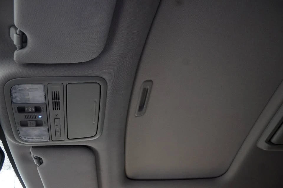 2015 Honda Odyssey - Image 14 of 20