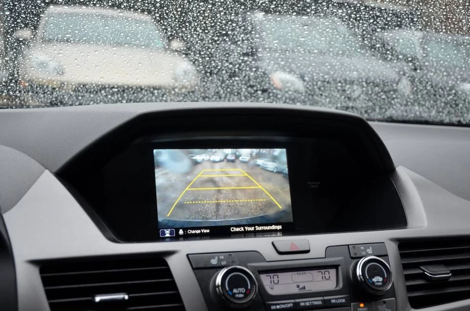 2015 Honda Odyssey - Image 15 of 20