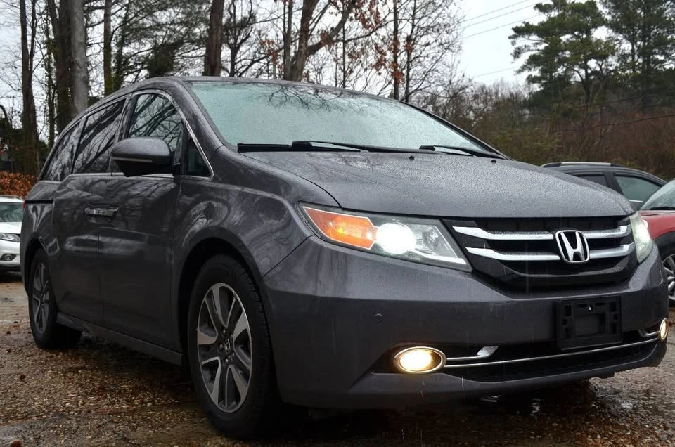 2015 Honda Odyssey - Image 2 of 20