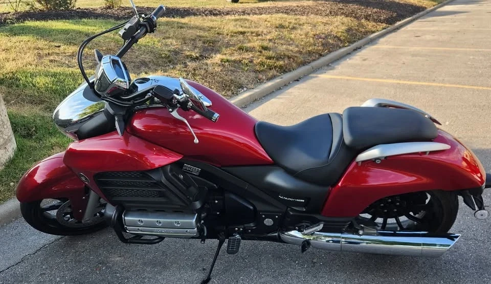 2015 Honda Gold Wing - Image 2 of 2