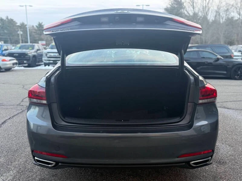 2015 Hyundai Genesis - Image 11 of 20