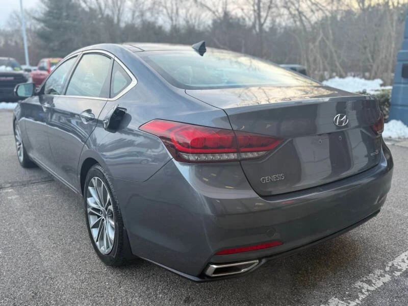 2015 Hyundai Genesis - Image 10 of 20