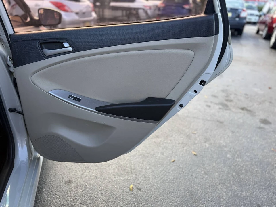 2015 Hyundai Accent - Image 21 of 21