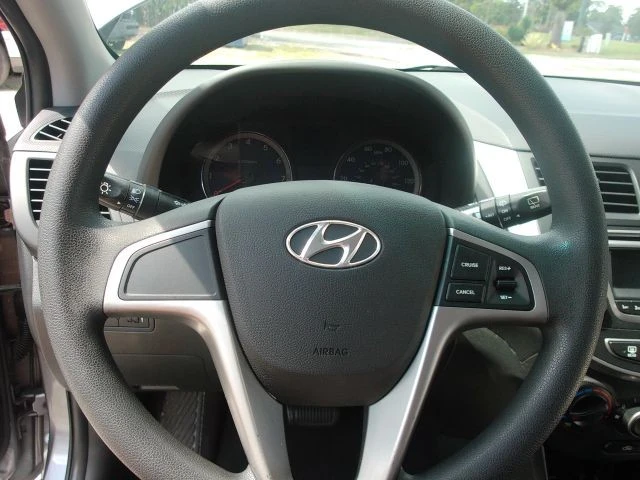 2015 Hyundai Accent - Image 17 of 21