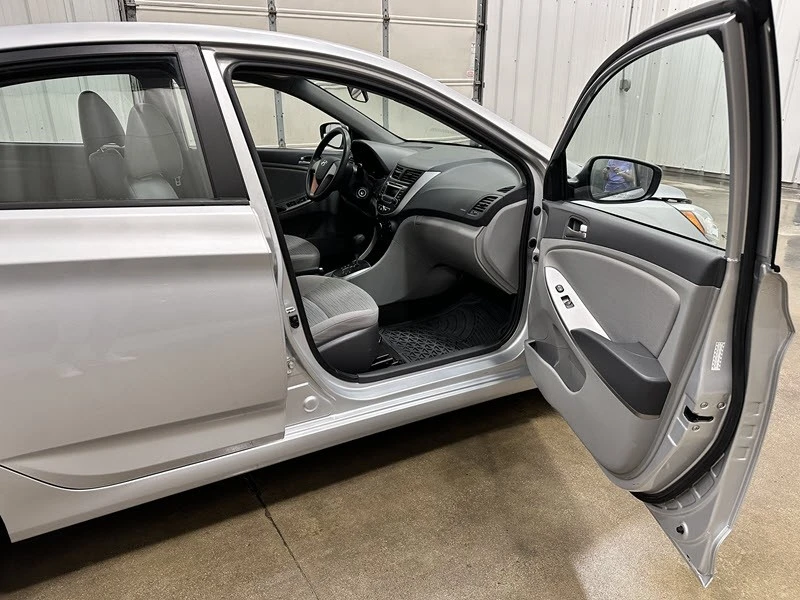 2015 Hyundai Accent - Image 18 of 21