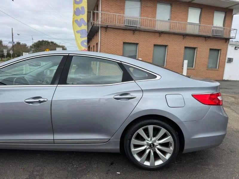 2015 Hyundai Azera - Image 9 of 12