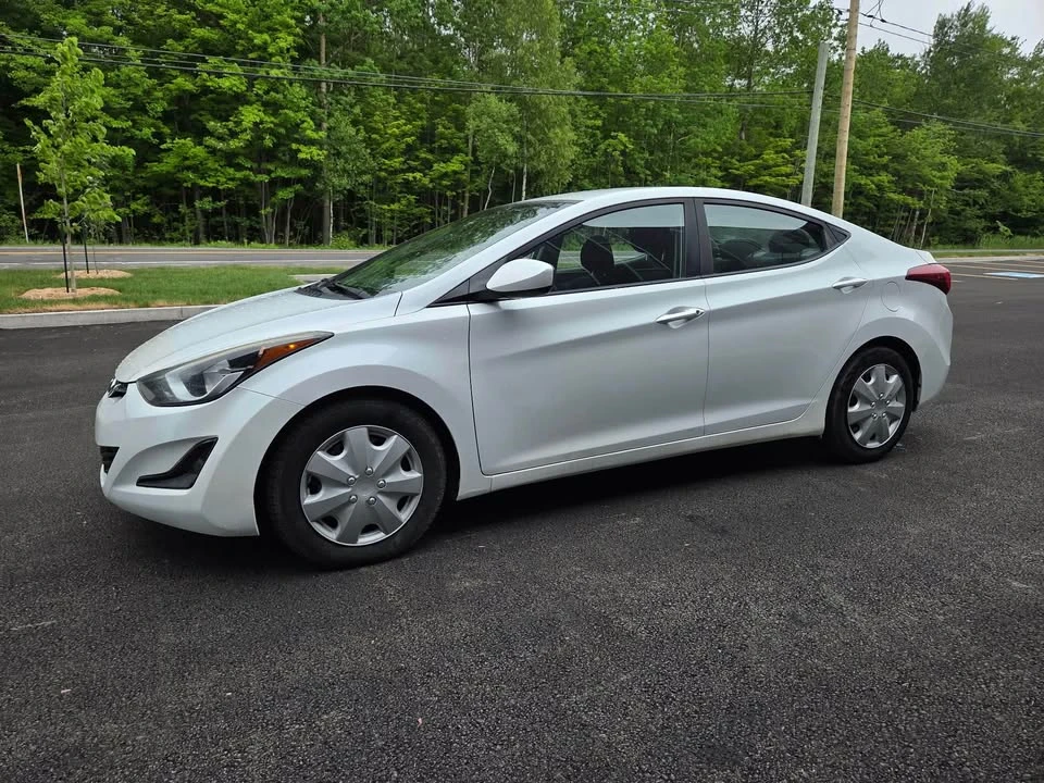 2015 Hyundai Elantra - Image 2 of 20