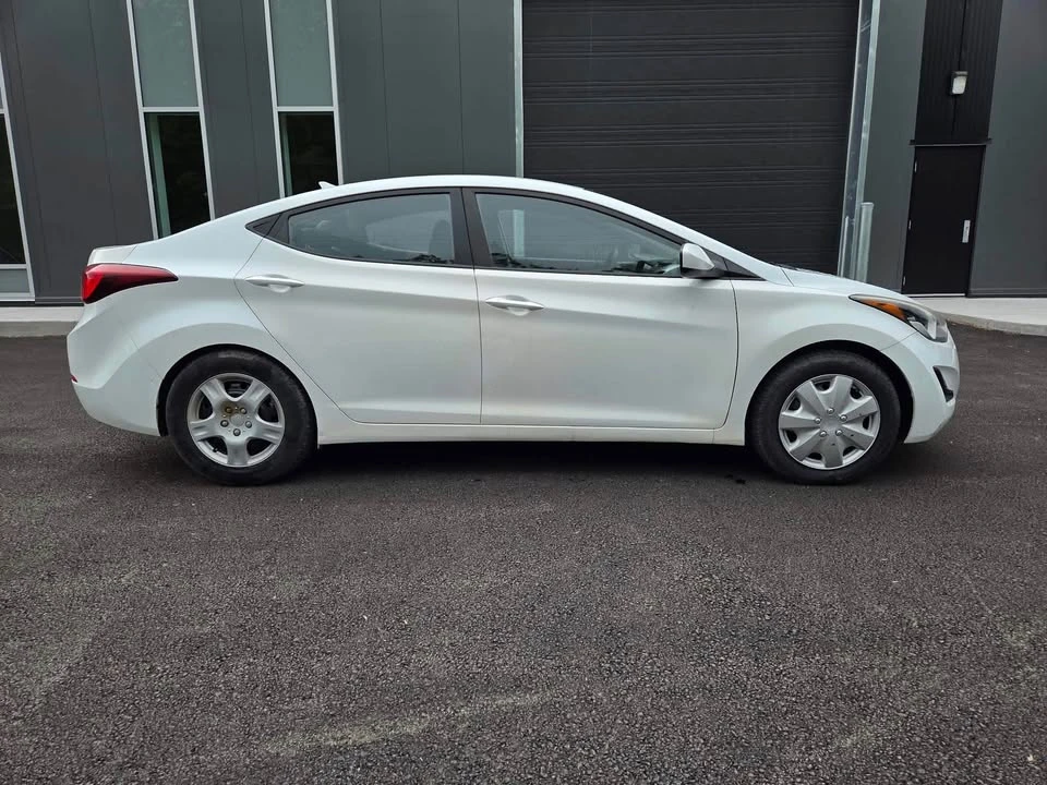 2015 Hyundai Elantra - Image 11 of 20