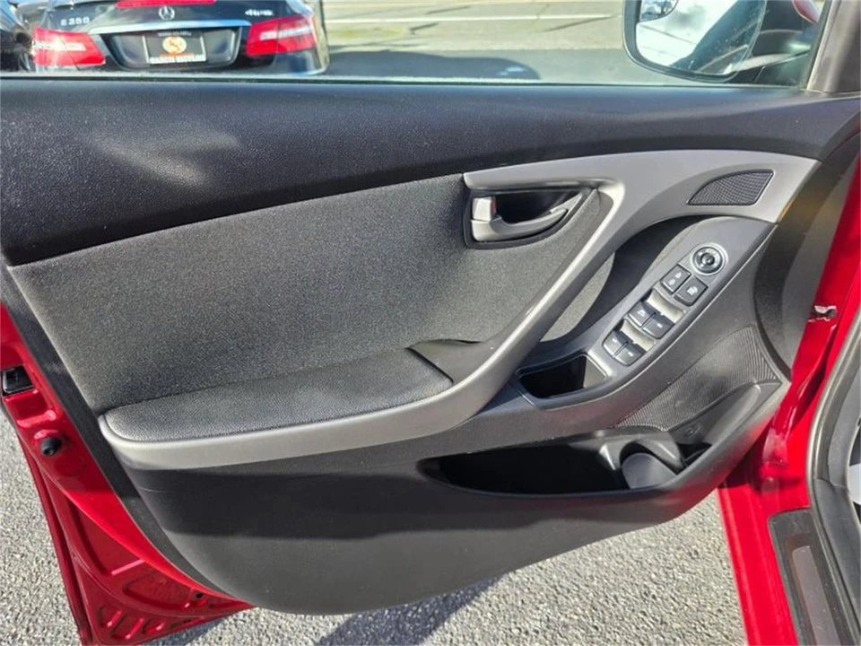 2015 Hyundai Elantra - Image 18 of 20