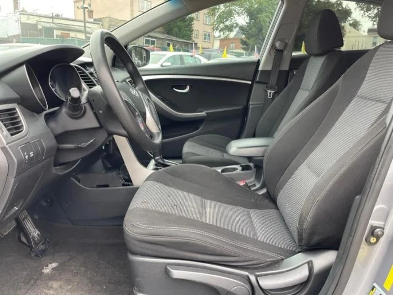 2015 Hyundai Elantra - Image 10 of 12