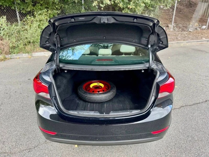 2015 Hyundai Elantra - Image 9 of 12