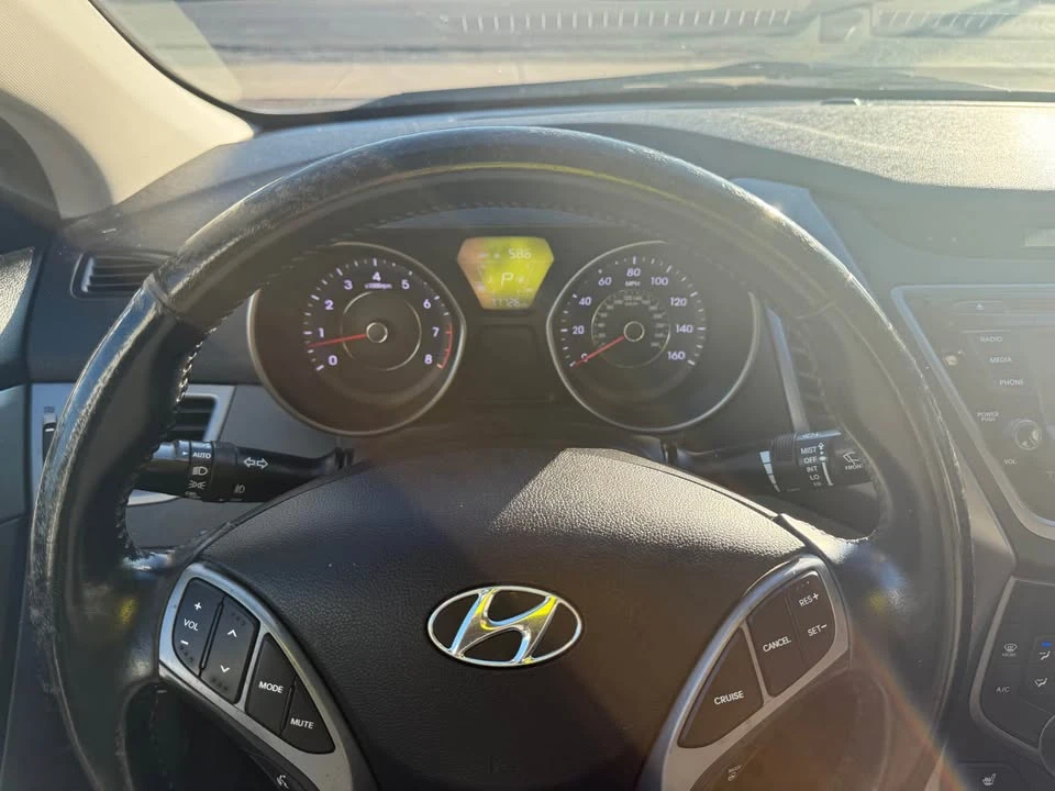2015 Hyundai Elantra - Image 16 of 20