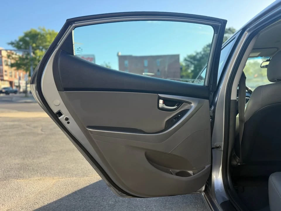 2015 Hyundai Elantra - Image 10 of 20