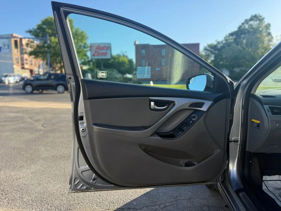 2015 Hyundai Elantra - Image 8 of 20