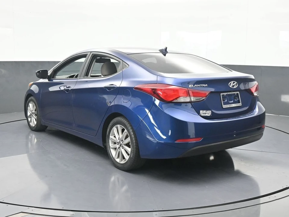 2015 Hyundai Elantra - Image 4 of 12