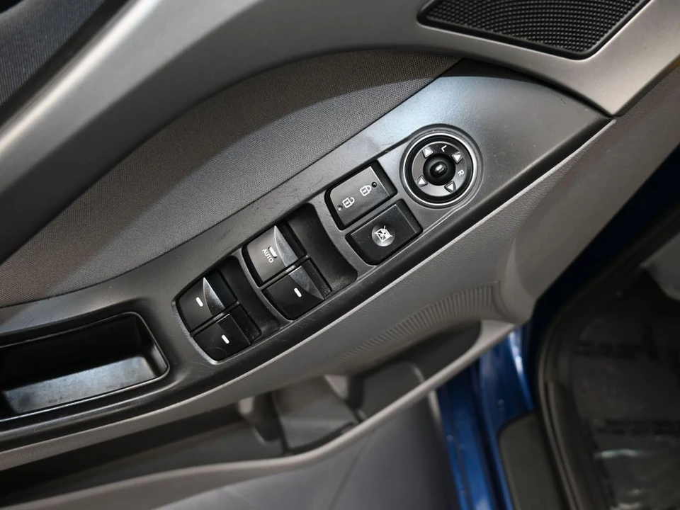 2015 Hyundai Elantra - Image 12 of 12