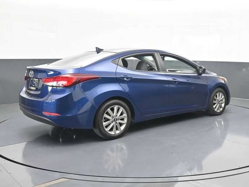 2015 Hyundai Elantra - Image 6 of 12