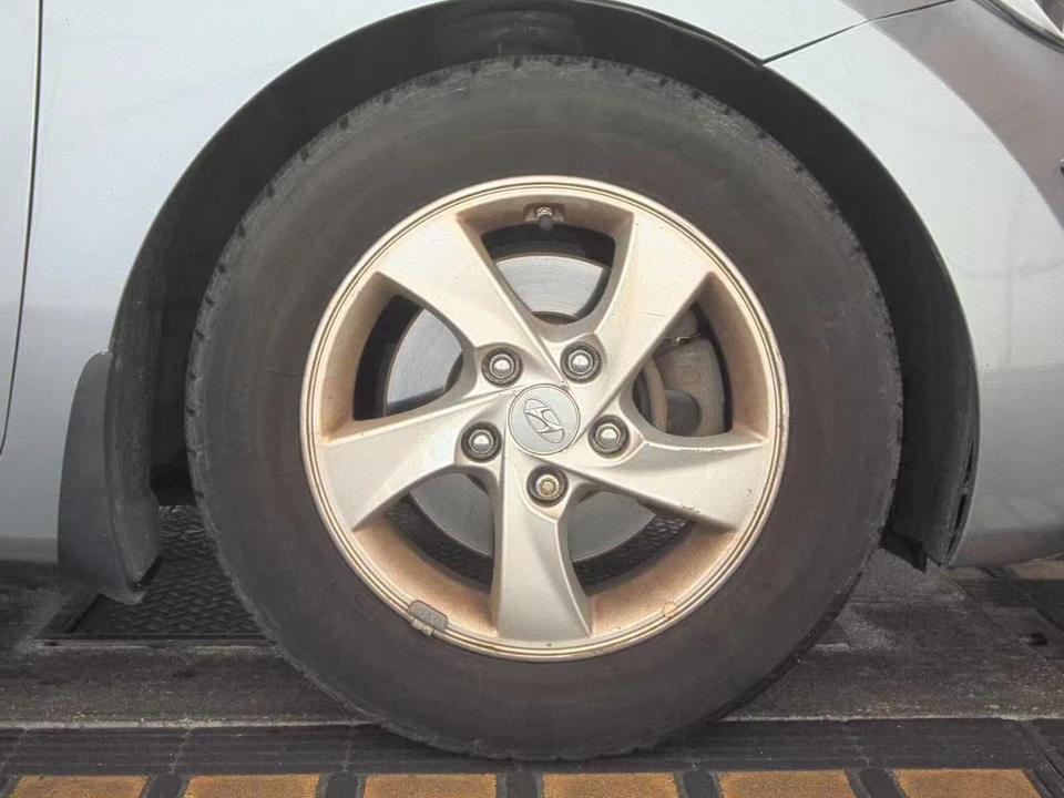 2015 Hyundai Elantra - Image 9 of 12