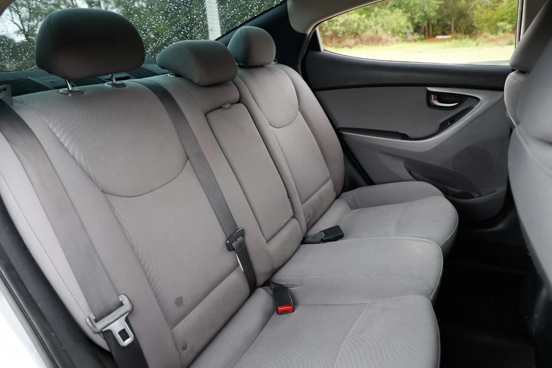 2015 Hyundai Elantra - Image 12 of 21