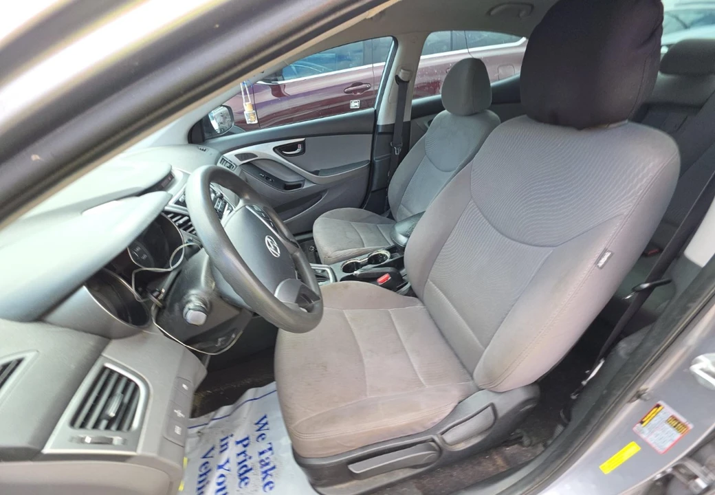 2015 Hyundai Elantra - Image 10 of 12