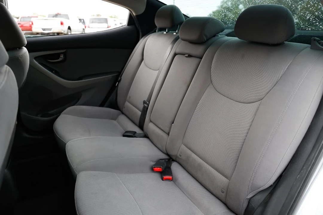2015 Hyundai Elantra - Image 8 of 21