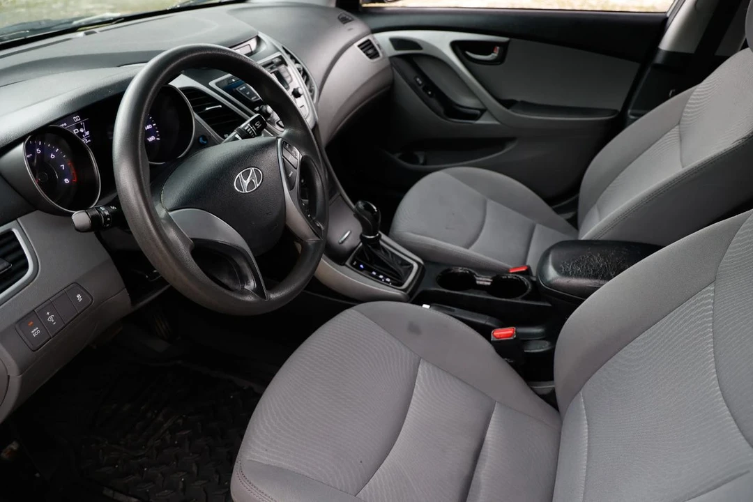 2015 Hyundai Elantra - Image 4 of 21