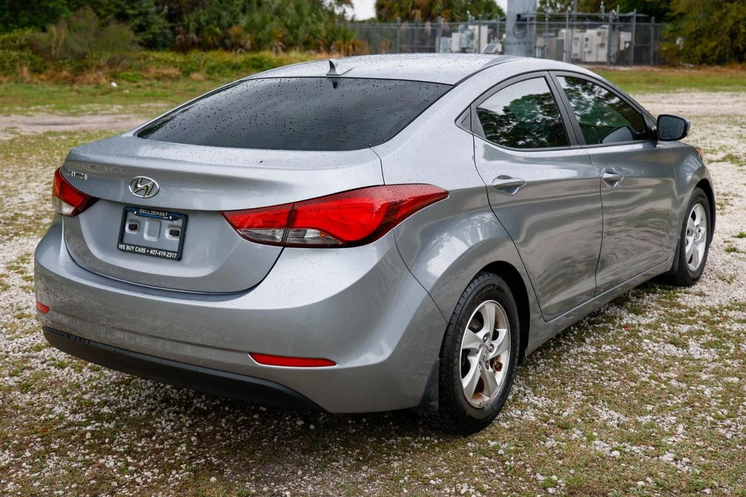 2015 Hyundai Elantra - Image 11 of 21