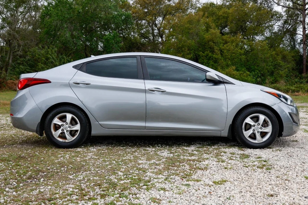 2015 Hyundai Elantra - Image 13 of 21