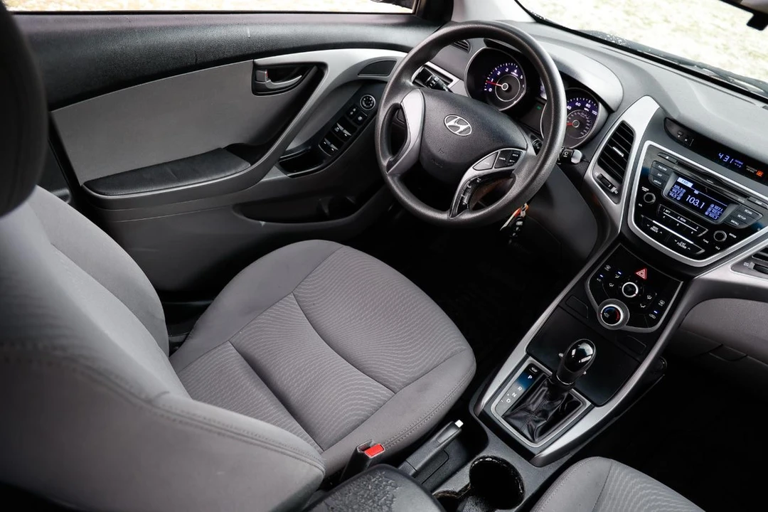 2015 Hyundai Elantra - Image 20 of 21