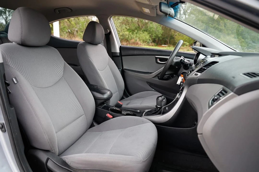 2015 Hyundai Elantra - Image 16 of 21