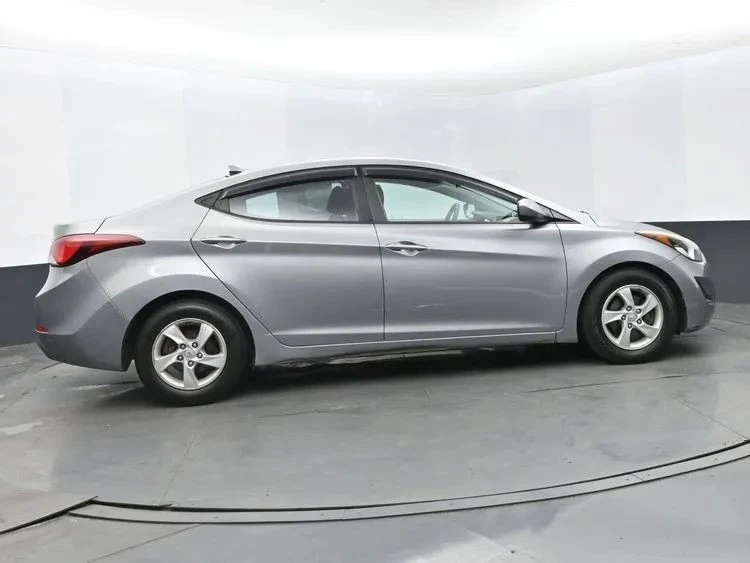 2015 Hyundai Elantra - Image 4 of 12