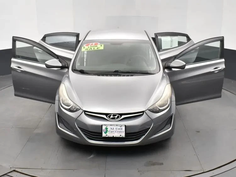 2015 Hyundai Elantra - Image 10 of 12