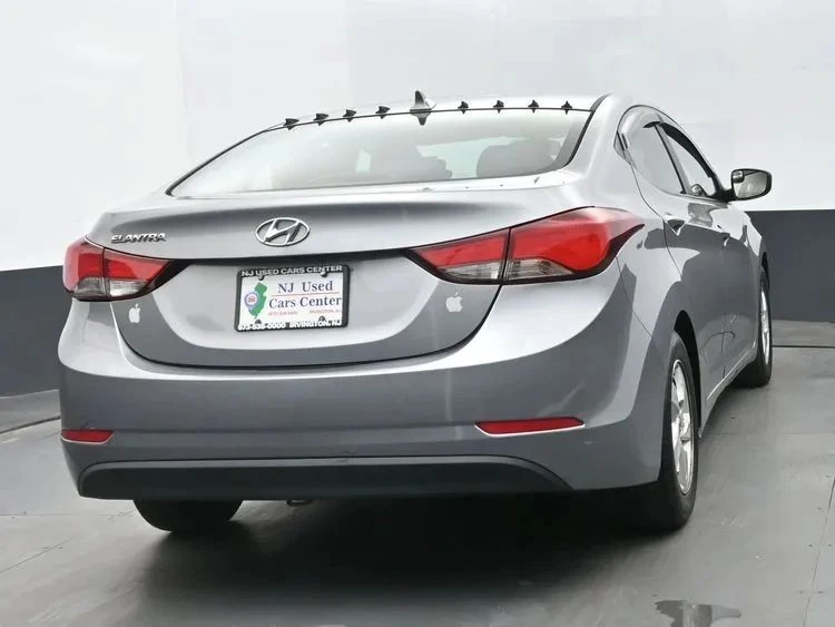 2015 Hyundai Elantra - Image 8 of 12