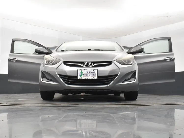 2015 Hyundai Elantra - Image 11 of 12