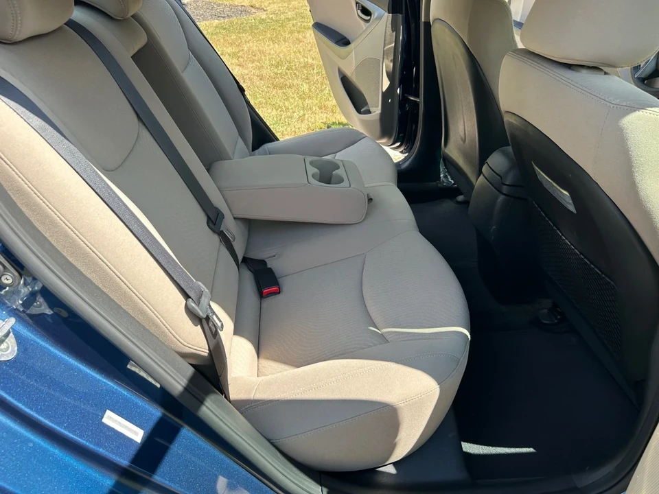 2015 Hyundai Elantra - Image 11 of 20