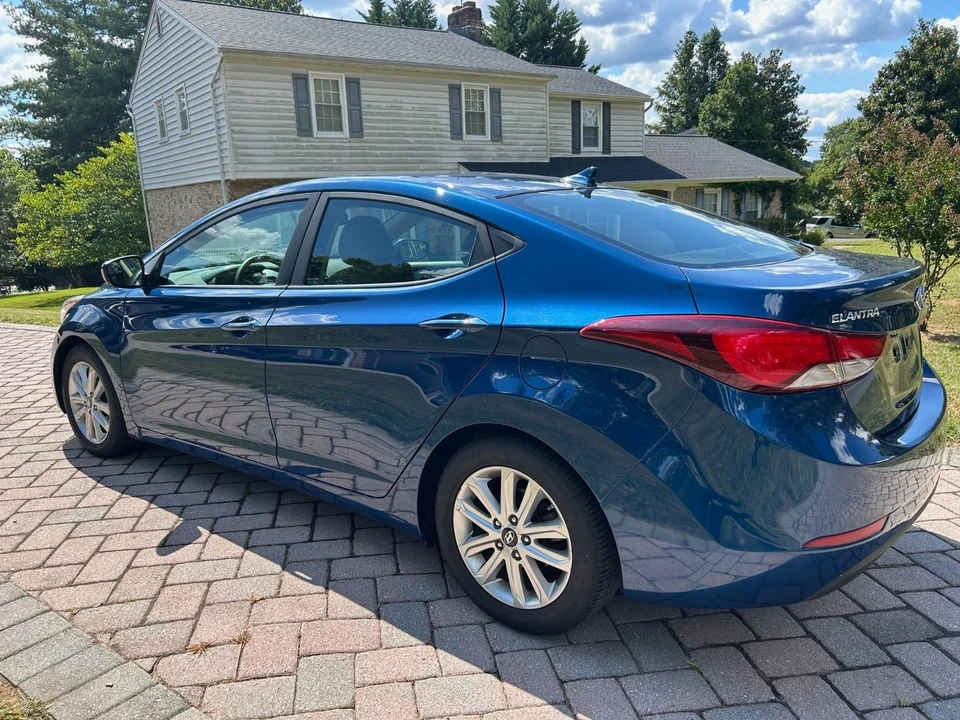 2015 Hyundai Elantra - Image 7 of 20