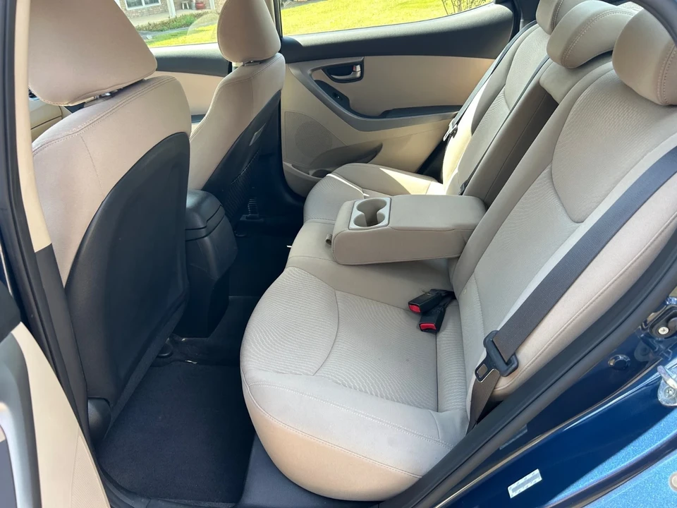 2015 Hyundai Elantra - Image 10 of 20