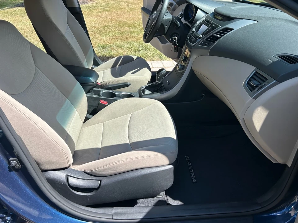 2015 Hyundai Elantra - Image 12 of 20