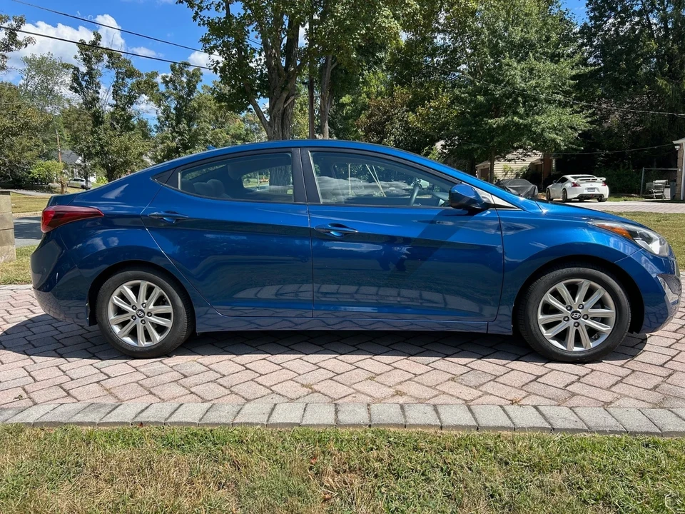 2015 Hyundai Elantra - Image 4 of 20