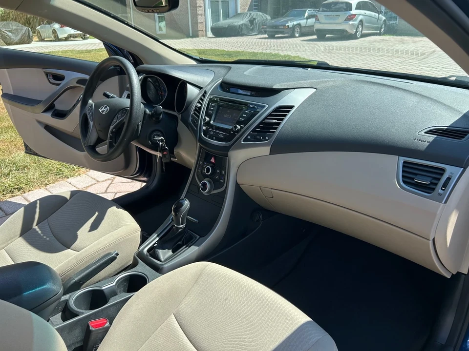 2015 Hyundai Elantra - Image 13 of 20