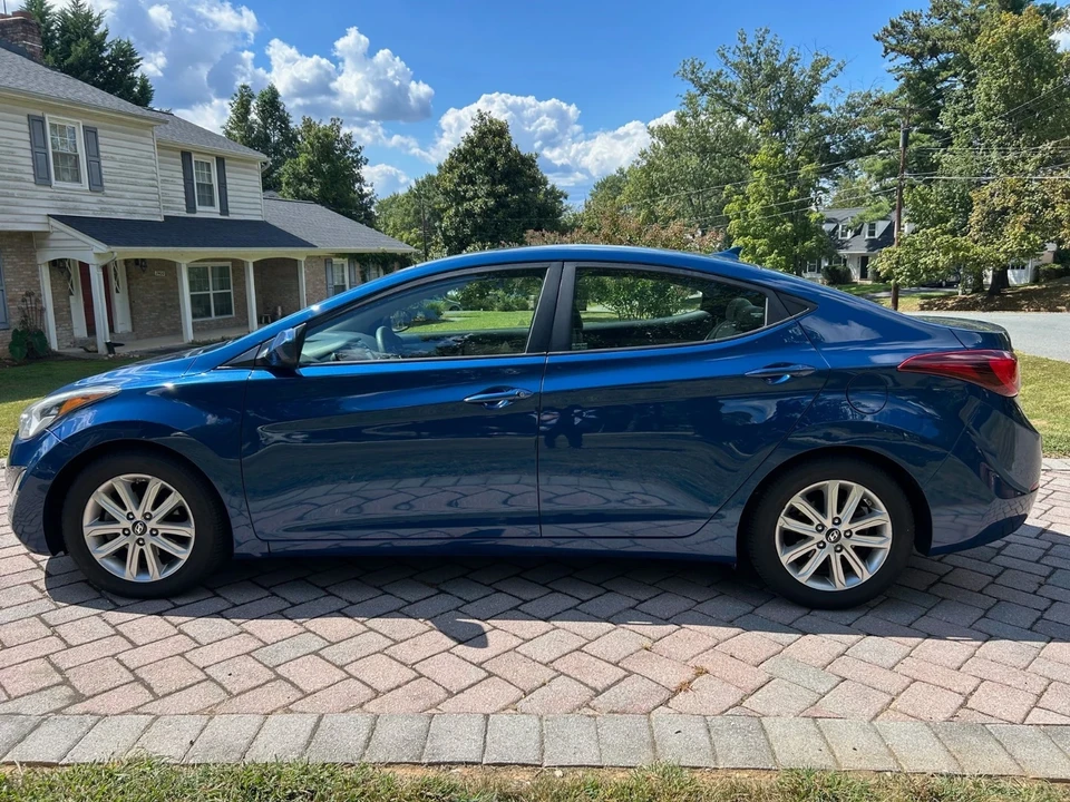 2015 Hyundai Elantra - Image 8 of 20