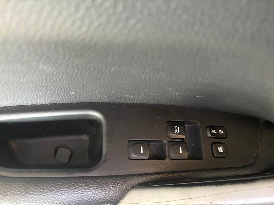 2015 Hyundai Elantra - Image 5 of 8