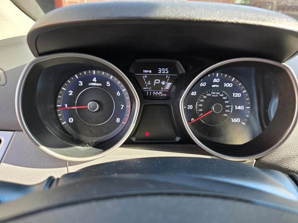 2015 Hyundai Elantra - Image 10 of 11