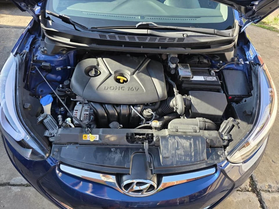 2015 Hyundai Elantra - Image 8 of 11