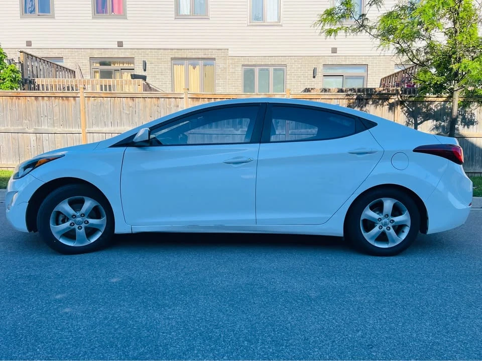 2015 Hyundai Elantra - Image 4 of 9